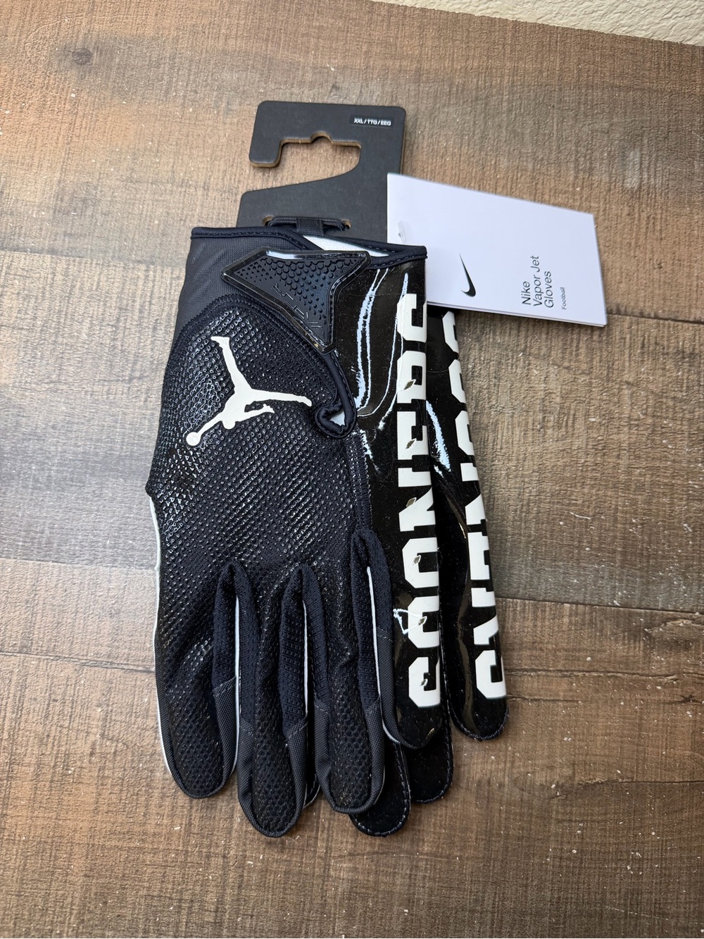 Jordan Oklahoma Sooners Black Team Issued Football Gloves.
- Size 2XL Men.
